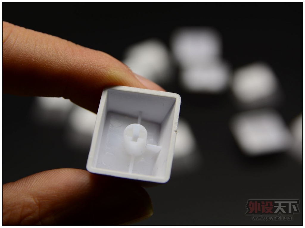 �������ſ����ϡ�EverGlide�չ�E300ȫ͸����е��������