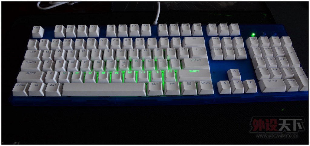 �������ſ����ϡ�EverGlide�չ�E300ȫ͸����е��������