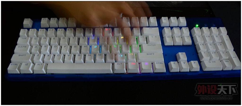 �������ſ����ϡ�EverGlide�չ�E300ȫ͸����е��������