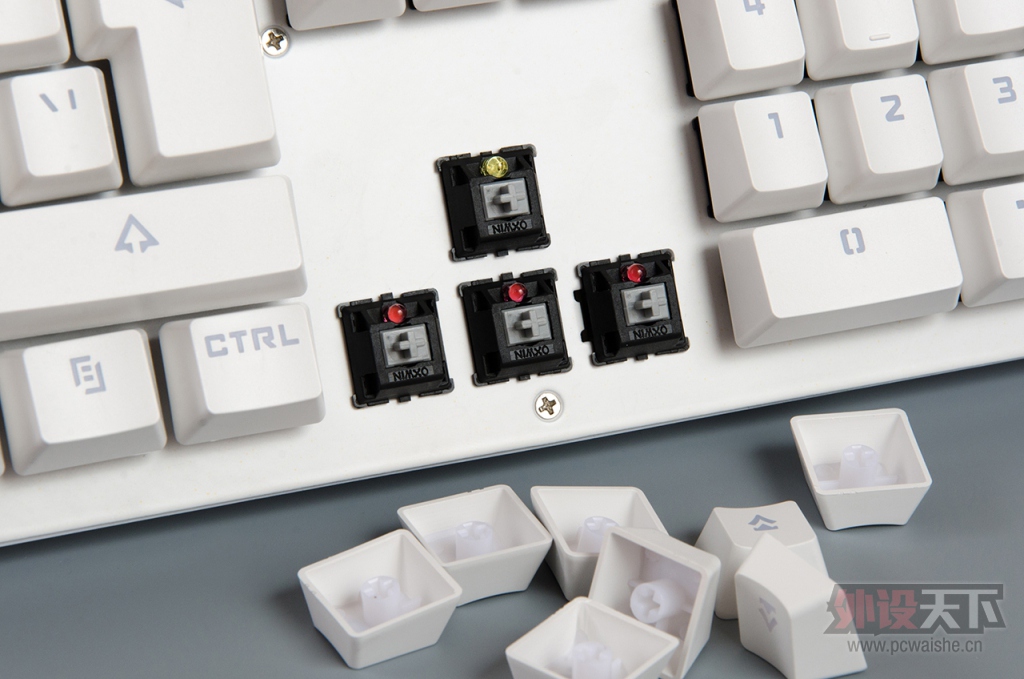 ������žž���Լ������Ҽ���������Ī��K002��ʰ�ɫ��