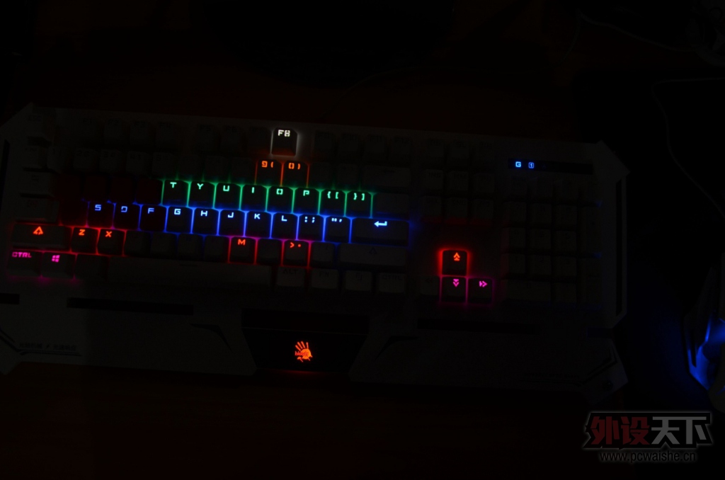 ս������ɲ�Ǽ䣬����Ѫ��B740��Ϸ����