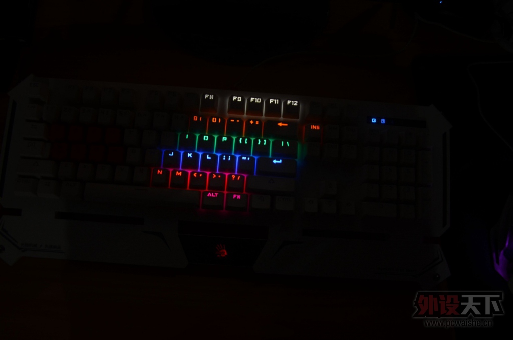 ս������ɲ�Ǽ䣬����Ѫ��B740��Ϸ����