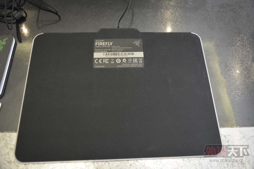 Razer���� Firefly������� Chroma�ò���������