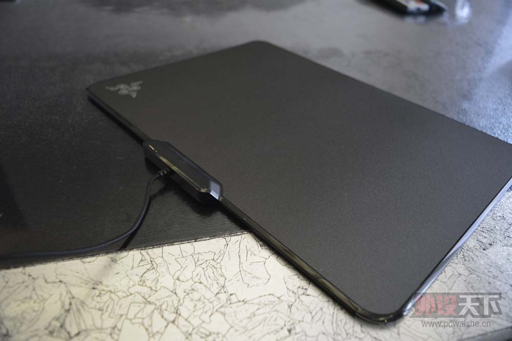 Razer���� Firefly������� Chroma�ò���������