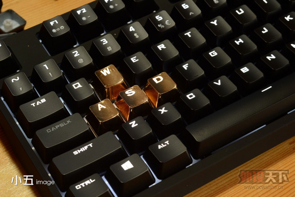 ����һ�׵�˿������͸���ñ