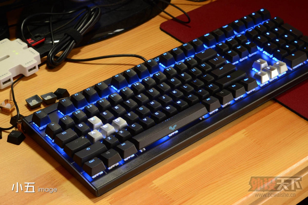 ����һ�׵�˿������͸���ñ