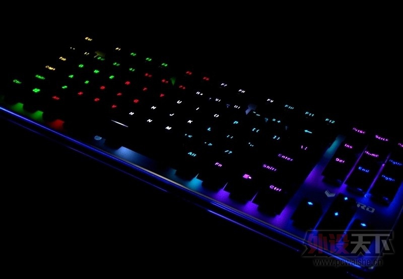 �װ�V500RGBȫ�ʱ����е���� ����� 1670��ɫ������