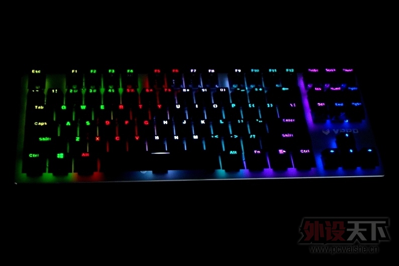 �װ�V500RGBȫ�ʱ����е���� ����� 1670��ɫ������