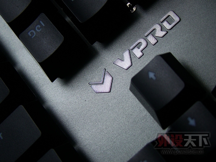 �װ�V500RGBȫ�ʱ����е���� ����� 1670��ɫ������