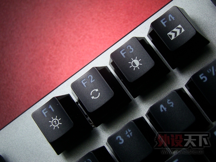 �װ�V500RGBȫ�ʱ����е���� ����� 1670��ɫ������