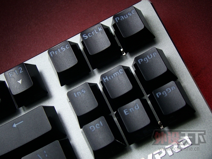 �װ�V500RGBȫ�ʱ����е���� ����� 1670��ɫ������