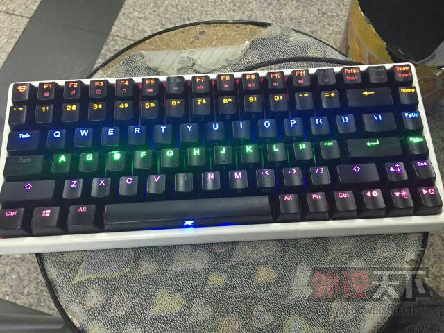 ����������������̺ڹѸ��òʵ�