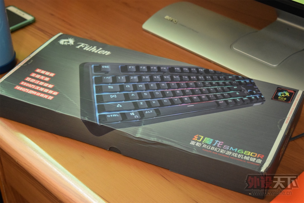 ε����Ů�Ρ�����������SM680R��е������ɫ�濪�����