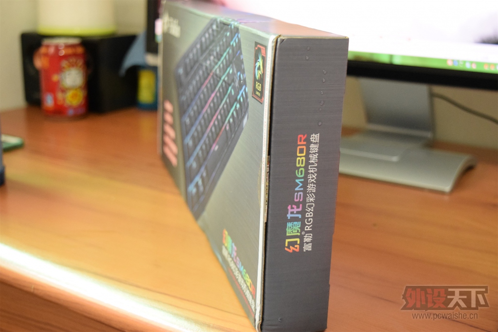 ε����Ů�Ρ�����������SM680R��е������ɫ�濪�����