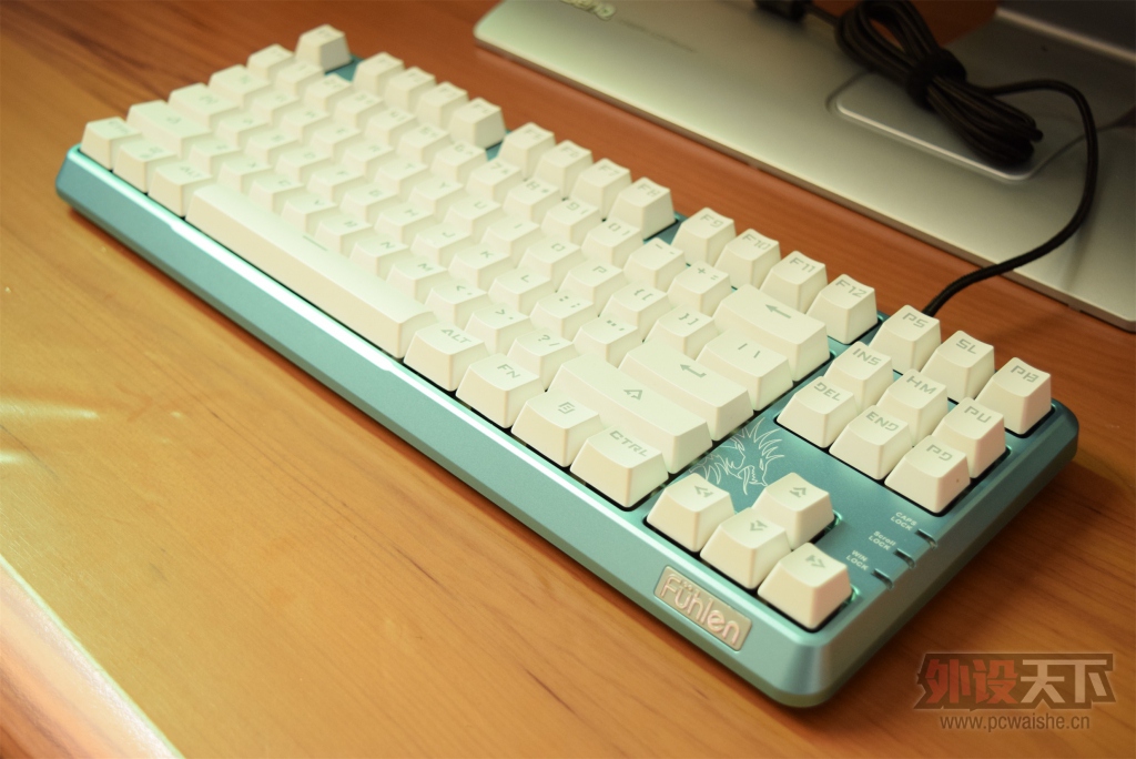 ε����Ů�Ρ�����������SM680R��е������ɫ�濪�����