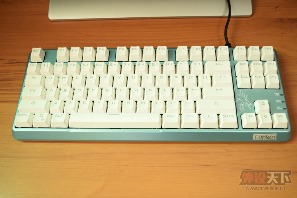 ε����Ů�Ρ�����������SM680R��е������ɫ�濪�����