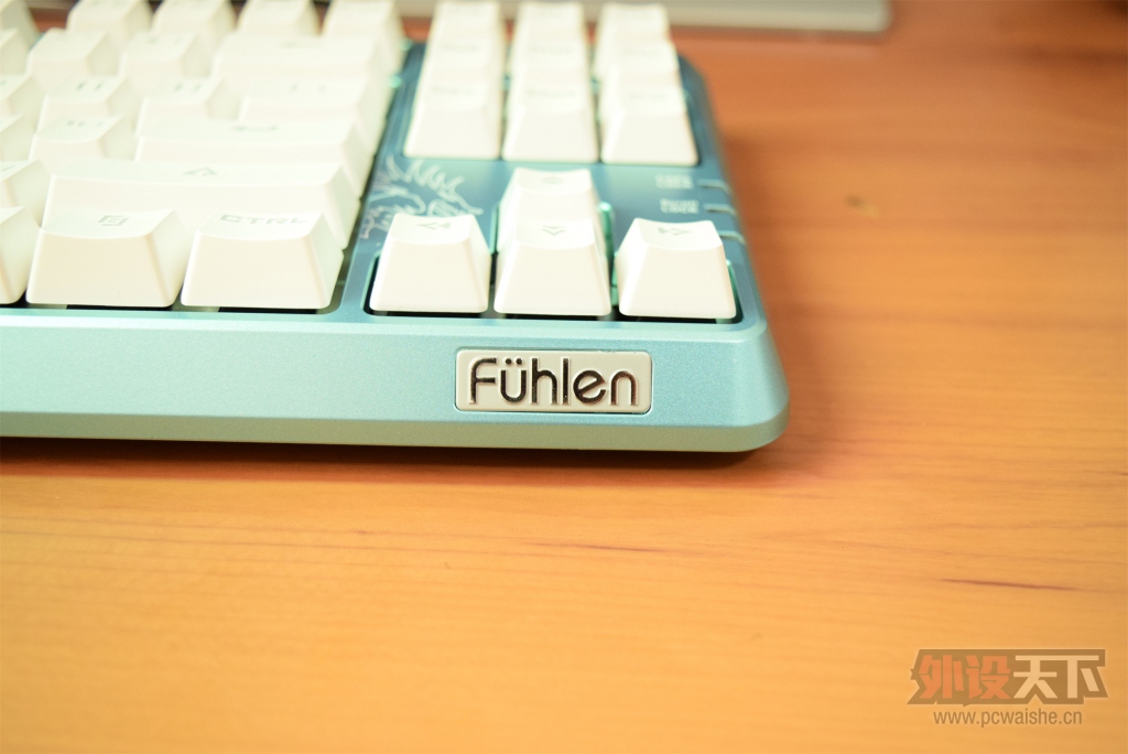 ε����Ů�Ρ�����������SM680R��е������ɫ�濪�����