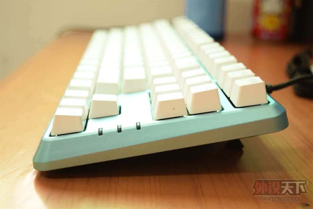 ε����Ů�Ρ�����������SM680R��е������ɫ�濪�����