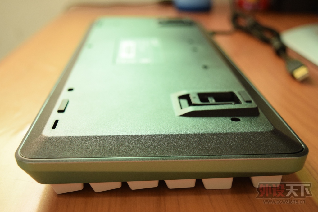 ε����Ů�Ρ�����������SM680R��е������ɫ�濪�����