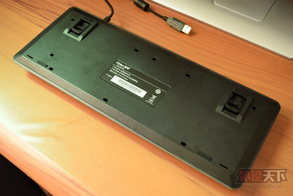 ε����Ů�Ρ�����������SM680R��е������ɫ�濪�����