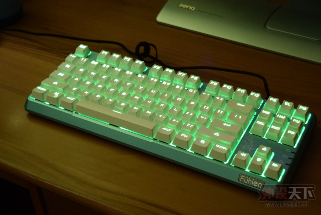 ε����Ů�Ρ�����������SM680R��е������ɫ�濪�����