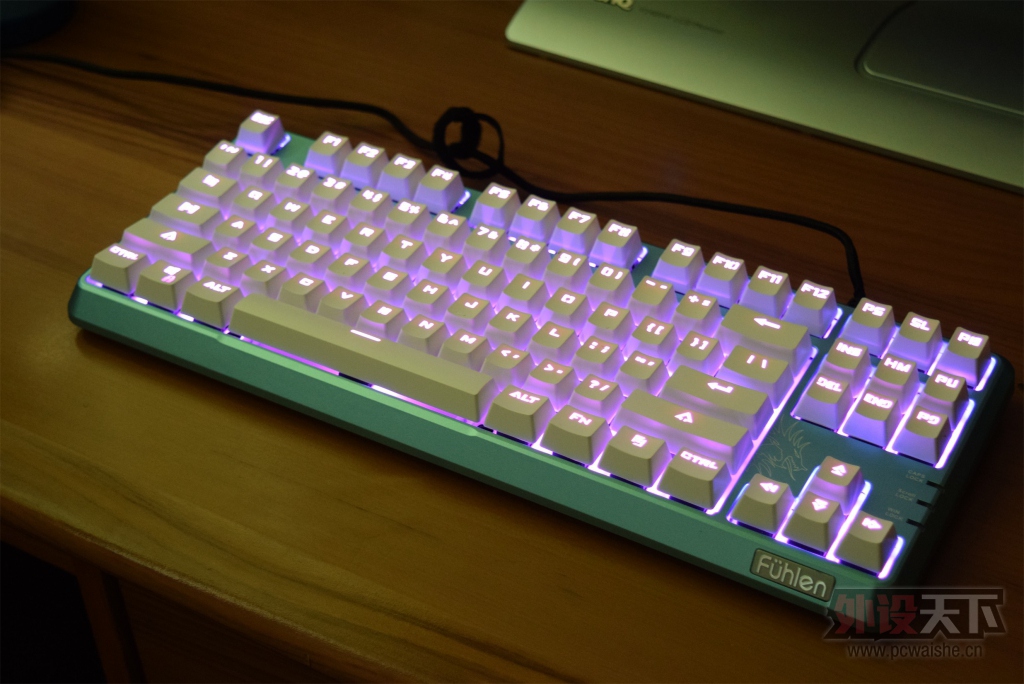 ε����Ů�Ρ�����������SM680R��е������ɫ�濪�����