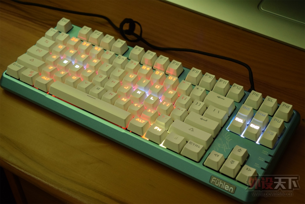 ε����Ů�Ρ�����������SM680R��е������ɫ�濪�����
