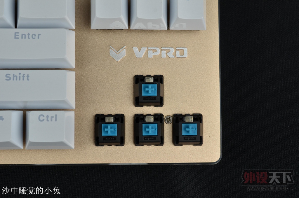 ����֮����ʵʵ���ڽӵ������װ�V500 RGB��е���� ����