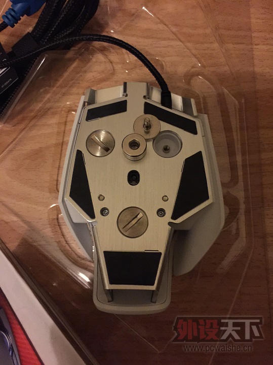 ������M65��ɫ��ӣ�������Ŵ�ϸ���һ�š�