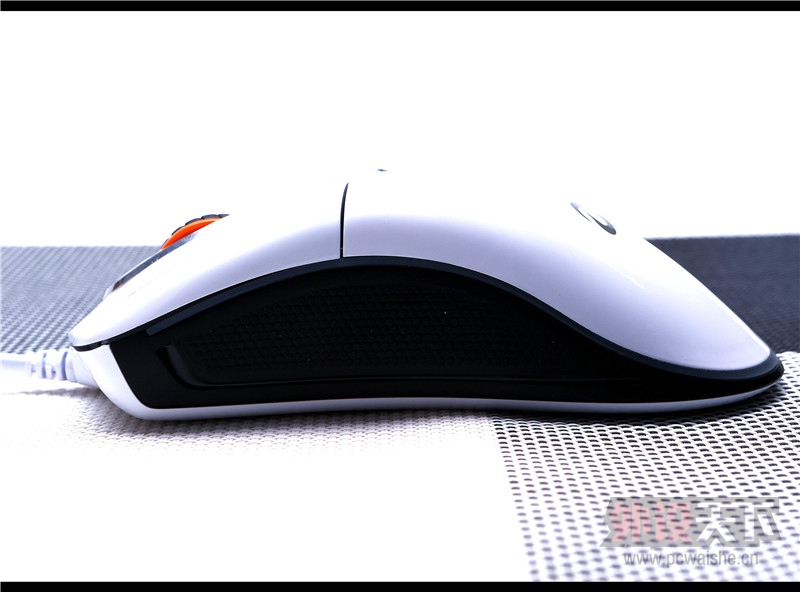 AR7X8760.jpg