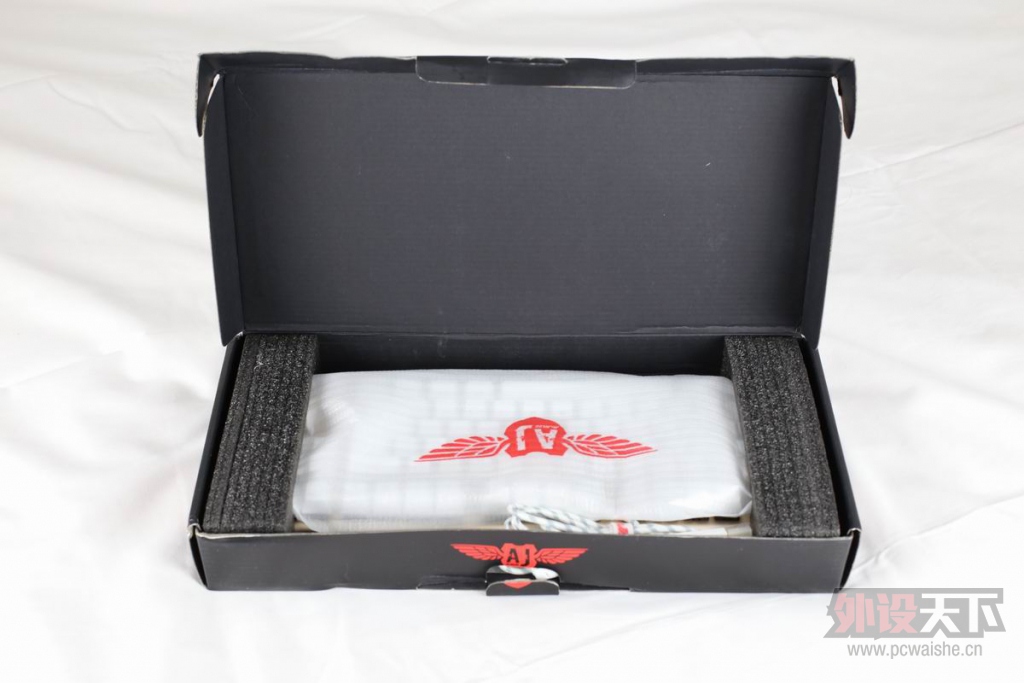 ����ֹ�����ھ�AK40ӣ�Һ������е��������