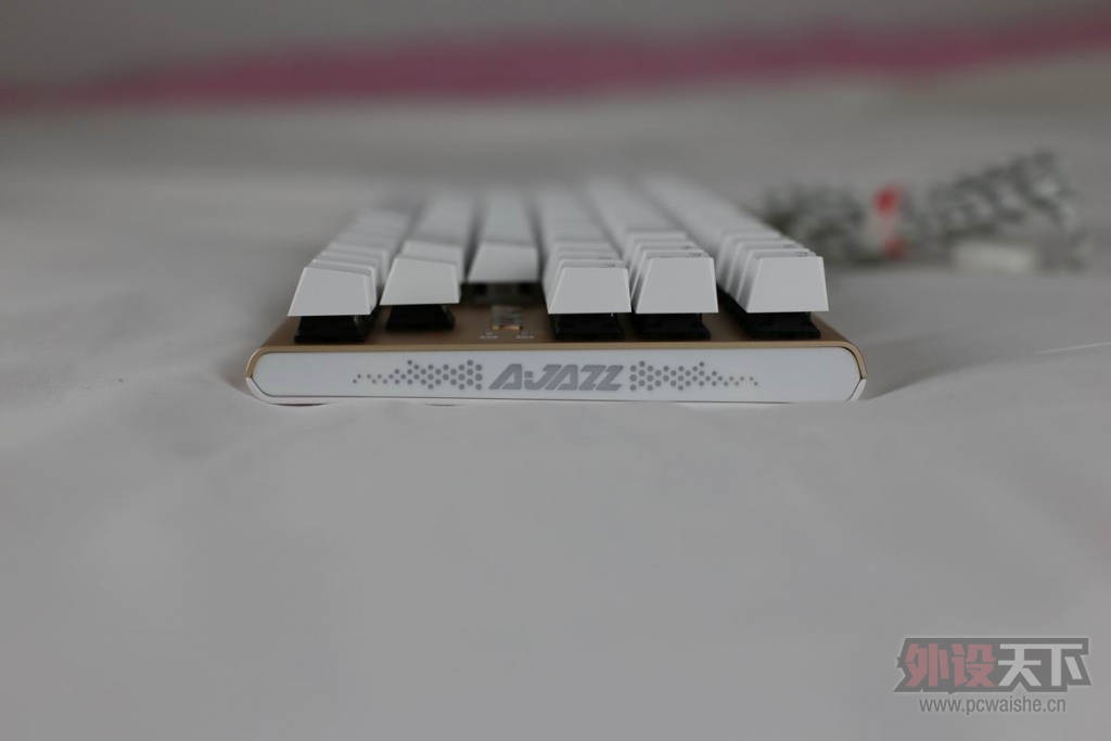 ����ֹ�����ھ�AK40ӣ�Һ������е��������