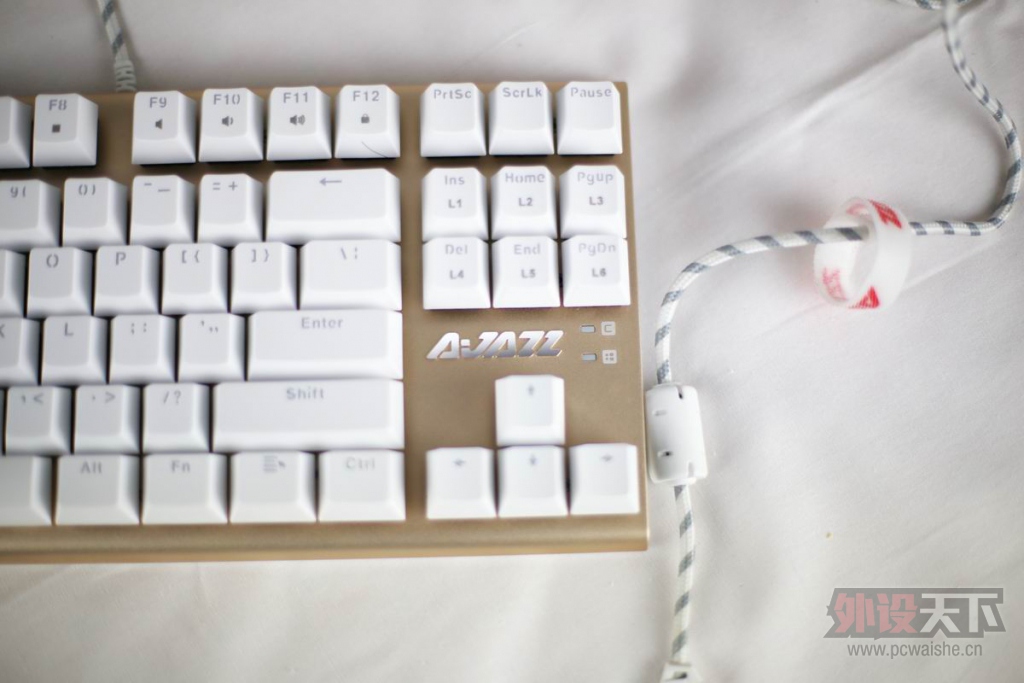 ����ֹ�����ھ�AK40ӣ�Һ������е��������