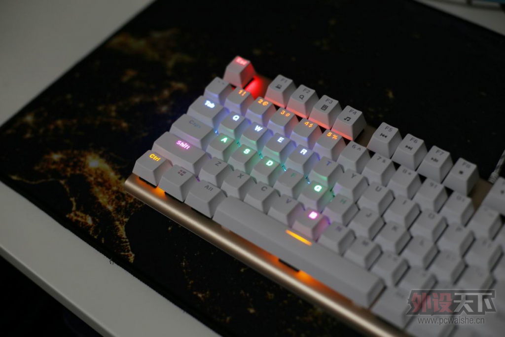 ����ֹ�����ھ�AK40ӣ�Һ������е��������