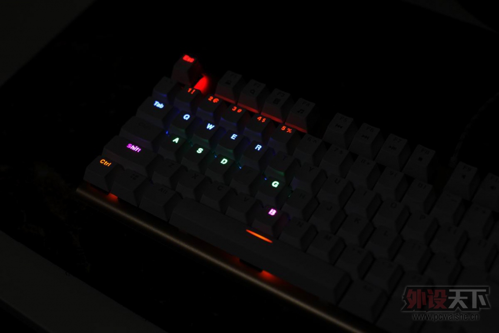 ����ֹ�����ھ�AK40ӣ�Һ������е��������