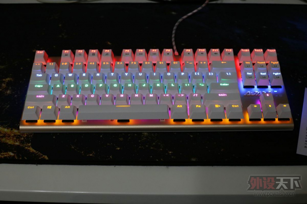 ����ֹ�����ھ�AK40ӣ�Һ������е��������