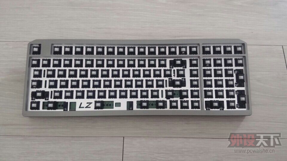 ��������LZ-RX �׼� ��覴�ǳ��ɫ 62����