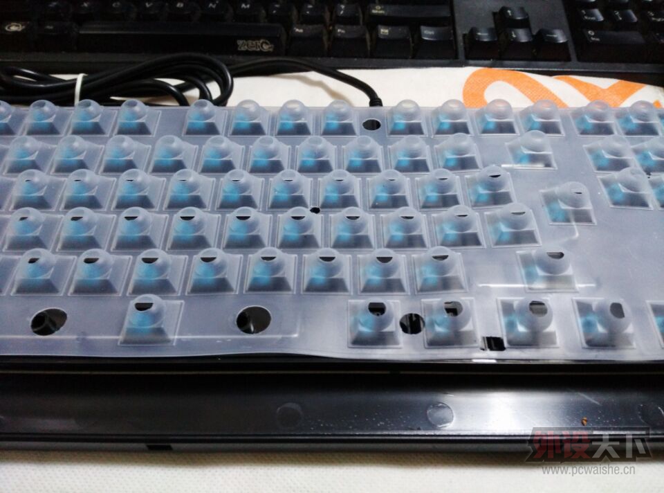 ���˸������������