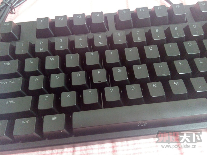 ���۸���֡���KBT ONE ����׹⣬�򵥿���