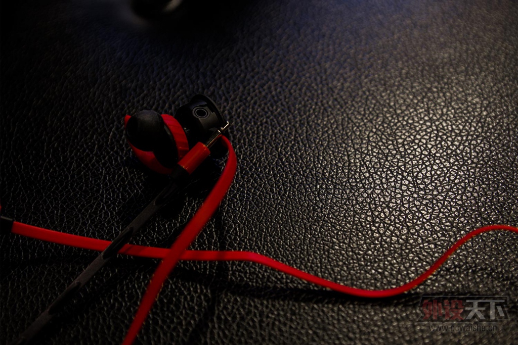 ұ桿ݶ Ttesports ISURUS Proʽ