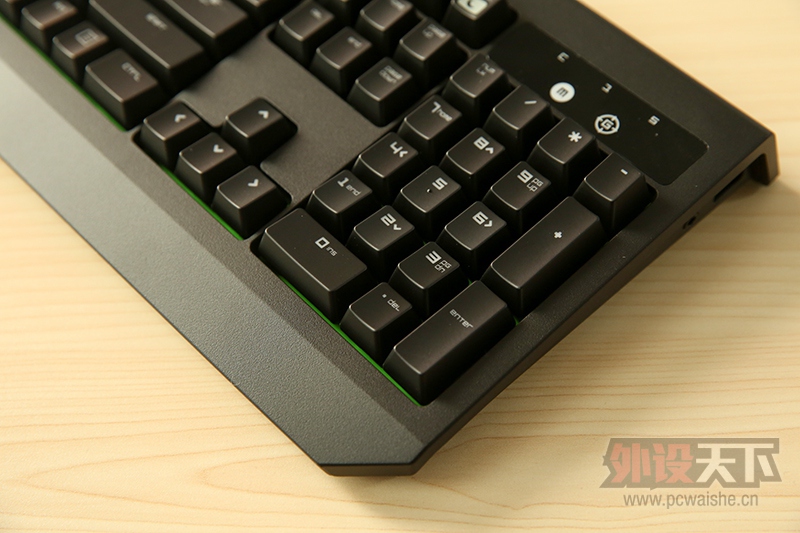 ȥ���갴�� Razer���ߺڹѸ�֩���ռ���2016�ױ�