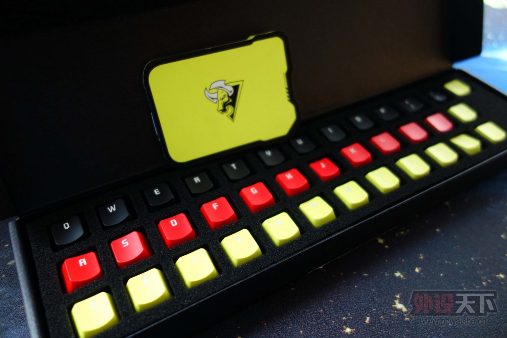 ���ص¹���ɫ��ñ��ͼ����