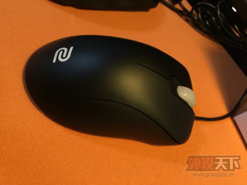 ���Ϻ���ZOWIE EC2-A �ϵ��L