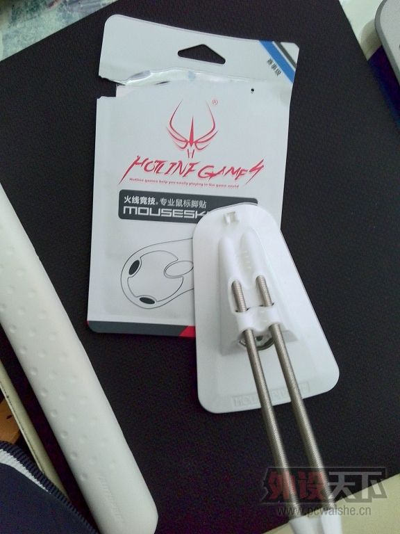 �����ϡ���ɫ����RIVAL��9HD