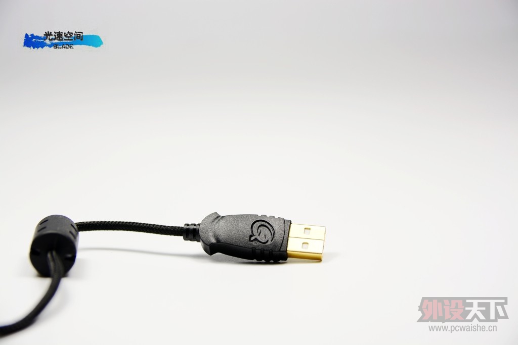 �Գ�����������д��һ�����黳-QPAD DX-20����