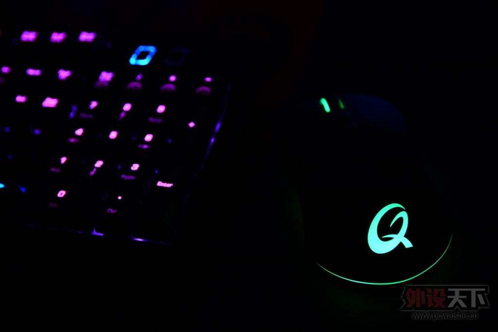 �Գ�����������д��һ�����黳-QPAD DX-20����