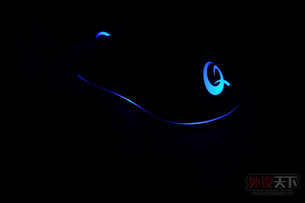�Գ�����������д��һ�����黳-QPAD DX-20����