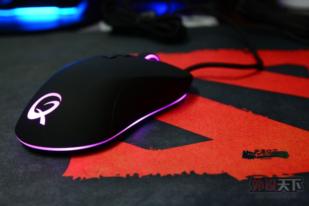 �Գ�����������д��һ�����黳-QPAD DX-20����