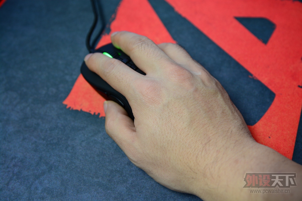 �Գ�����������д��һ�����黳-QPAD DX-20����