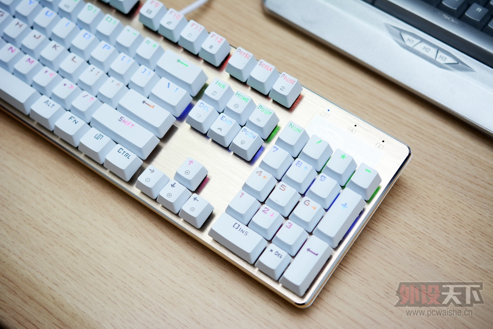 ���������ɻ�е���̺͸��˻�е��ʲô��ͬ��